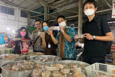 JELAJAH PASAR KUE SUBUH DI SENEN BERSAMA PARA EXPATRIAT JEPANG