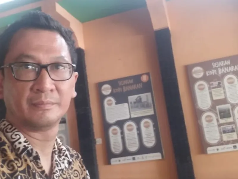 SINGGAH MINUM KOPI DI KEDAI KOPI DENGAN FASILITAS TERLENGKAP