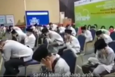 Saat Memilih Menutup Telinga