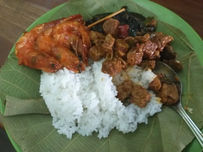 RUMAH MAKAN NASI JAMBLANG IBU NUR