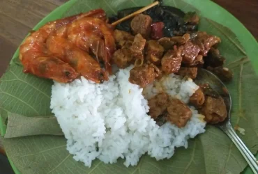 RUMAH MAKAN NASI JAMBLANG IBU NUR