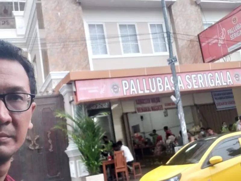 MENGUNJUNGI SATU KULINER IKONIK DI KOTA MAKASSAR PALLUBASA SERIGALA