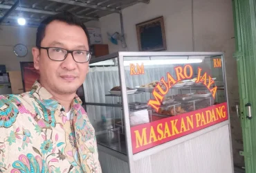 SANTAP SIANG MASAKAN PADANG YANG ENAK BANGET TAPI MURAH