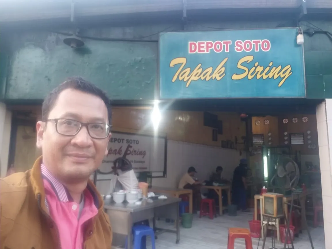 MENIKMATI SOTO MADURA TAPAK SIRING YANG LEGENDARIS DI KOTA SURABAYA ...